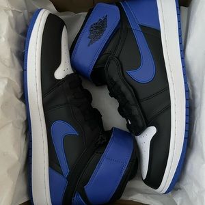 Air Jordan 1 HI FLYEASE